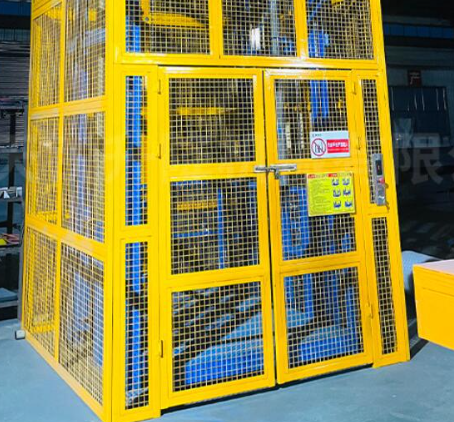 塔城货梯可以安装在室外吗